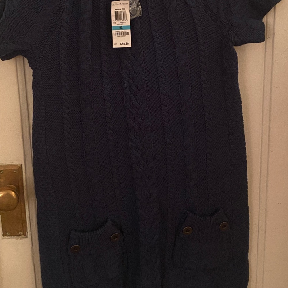 Blue short sleeve tunic sweater with 2 front pockets